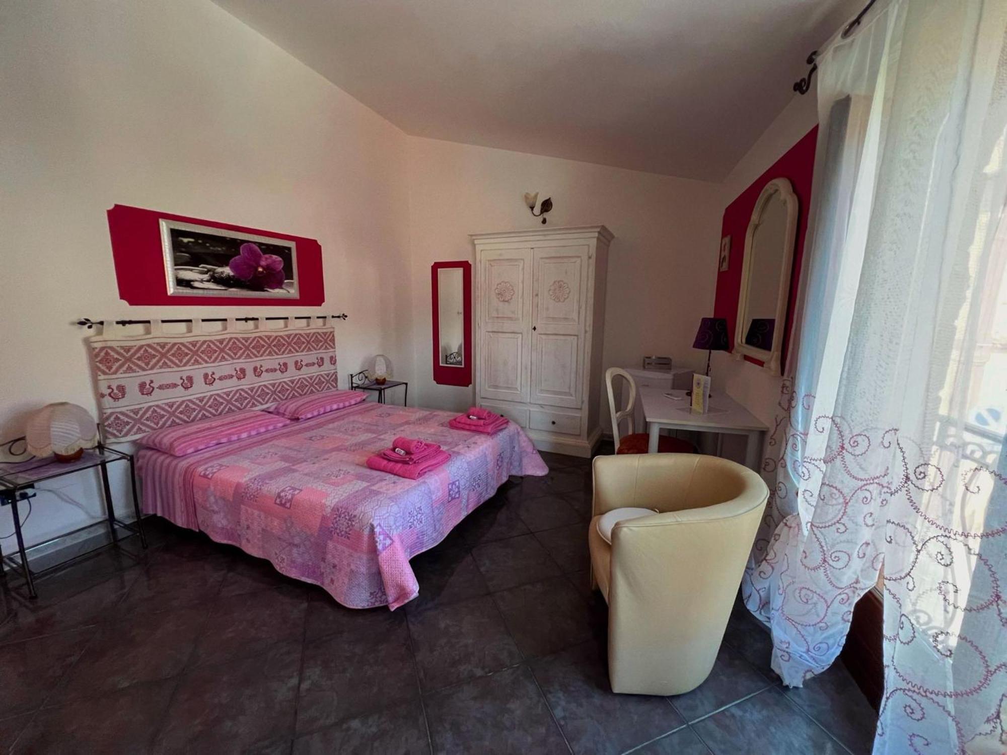 Locazioni Brevi La Rosaviola Guest Rooms Teulada Dış mekan fotoğraf