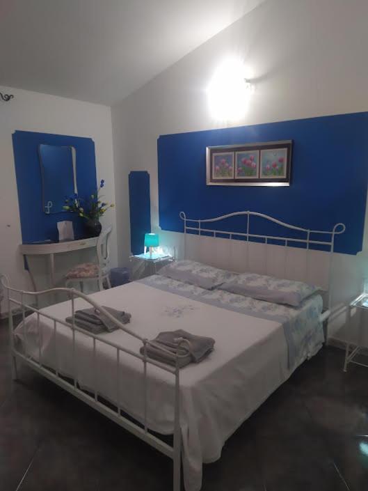 Locazioni Brevi La Rosaviola Guest Rooms Teulada Dış mekan fotoğraf